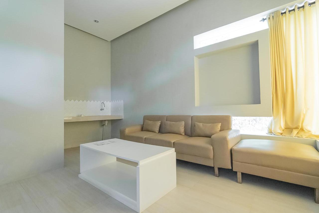 Reddoorz Resort Syariah Near D'Castello Ciater Субанг Экстерьер фото
