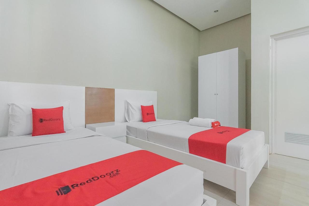Reddoorz Resort Syariah Near D'Castello Ciater Субанг Экстерьер фото
