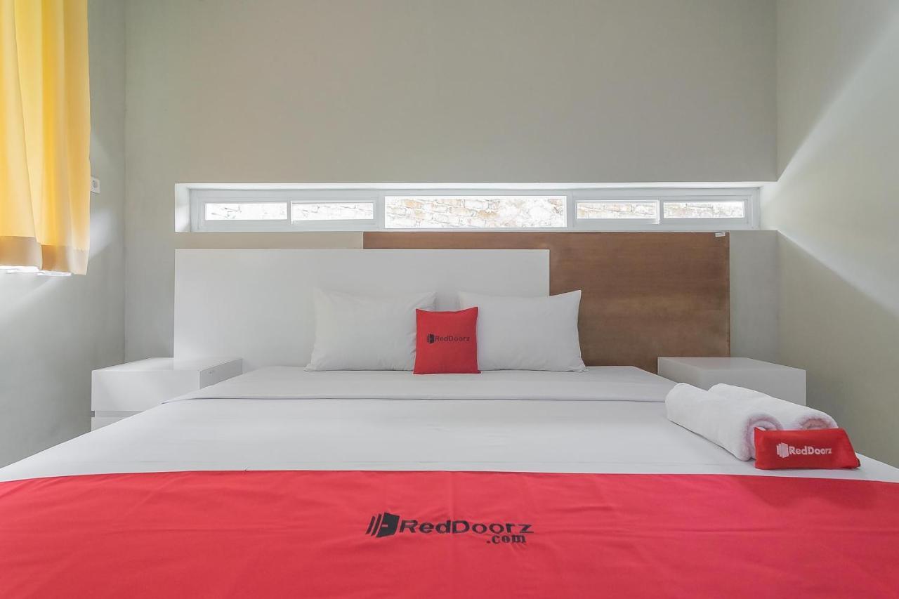Reddoorz Resort Syariah Near D'Castello Ciater Субанг Экстерьер фото