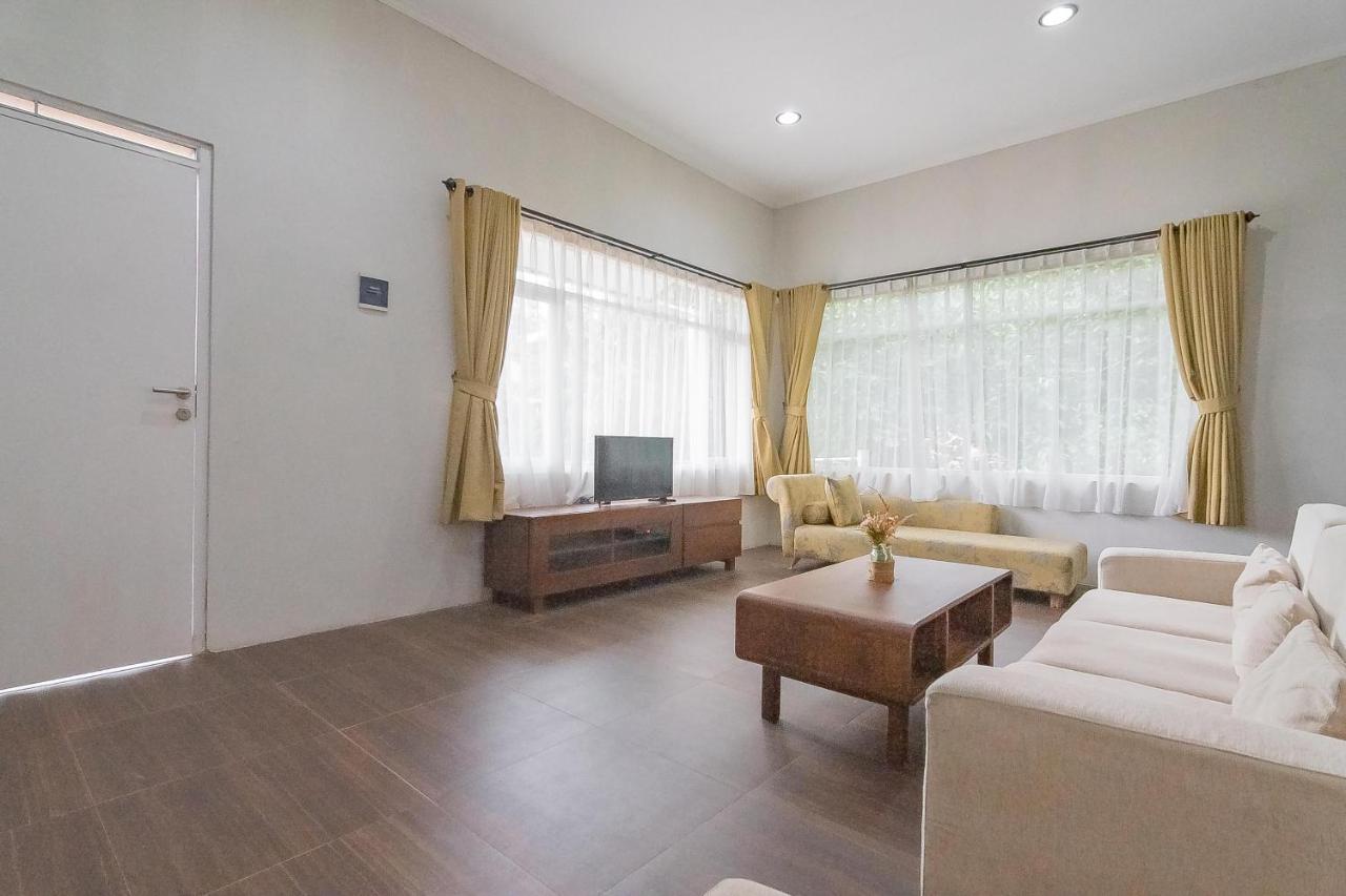Reddoorz Resort Syariah Near D'Castello Ciater Субанг Экстерьер фото