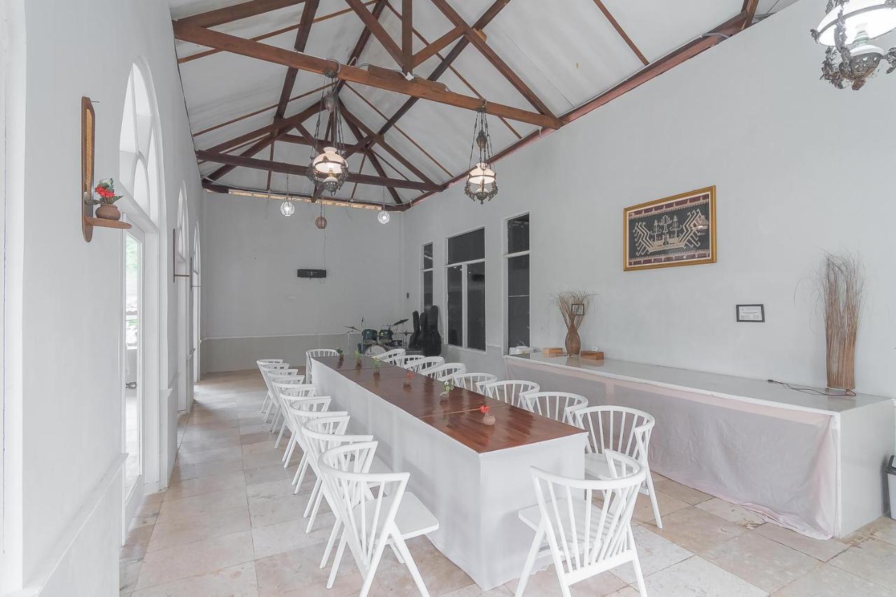 Reddoorz Resort Syariah Near D'Castello Ciater Субанг Экстерьер фото