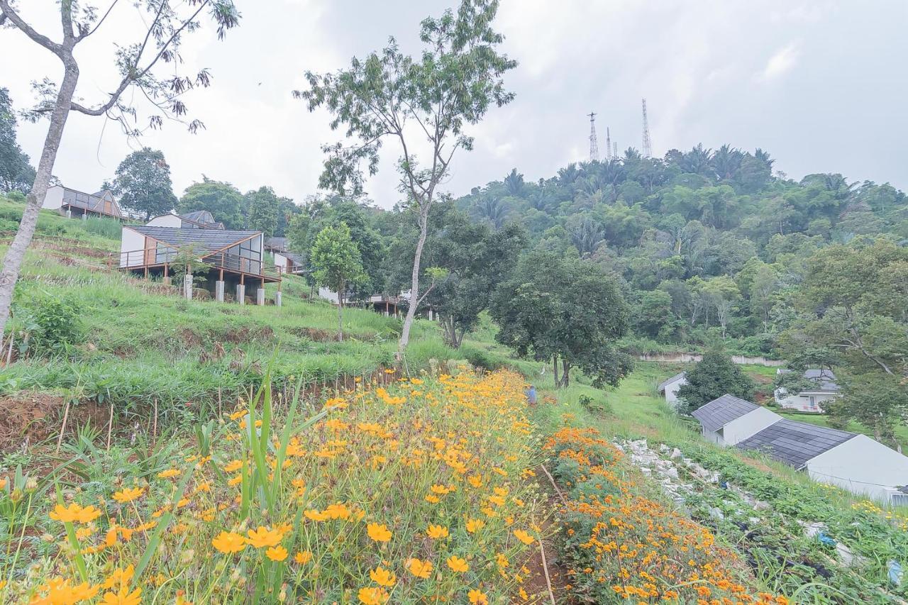 Reddoorz Resort Syariah Near D'Castello Ciater Субанг Экстерьер фото