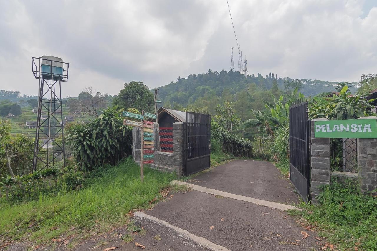 Reddoorz Resort Syariah Near D'Castello Ciater Субанг Экстерьер фото