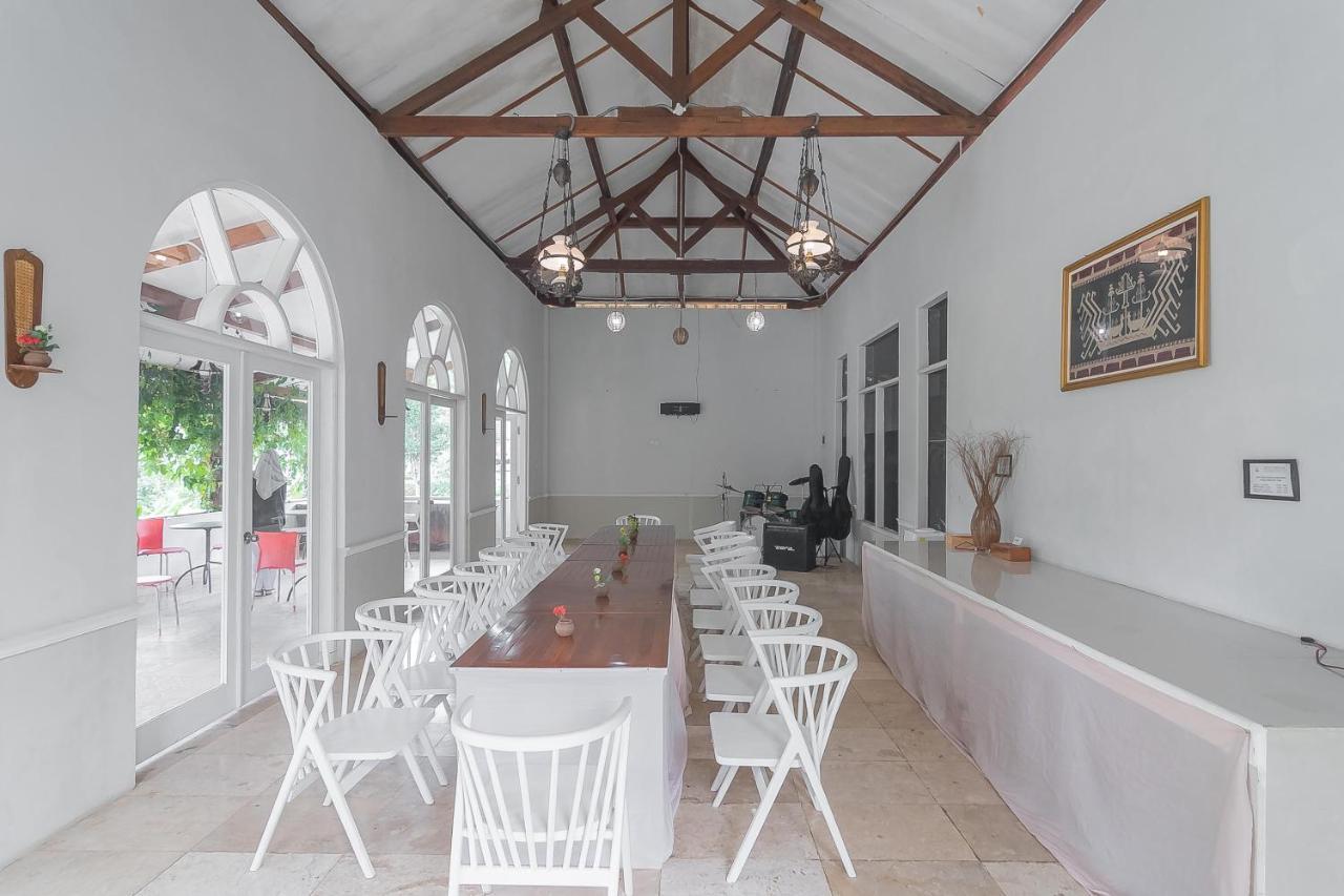 Reddoorz Resort Syariah Near D'Castello Ciater Субанг Экстерьер фото